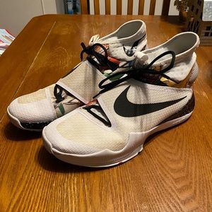 Nike Zoom Hyperrev 2016 LTD White size 13